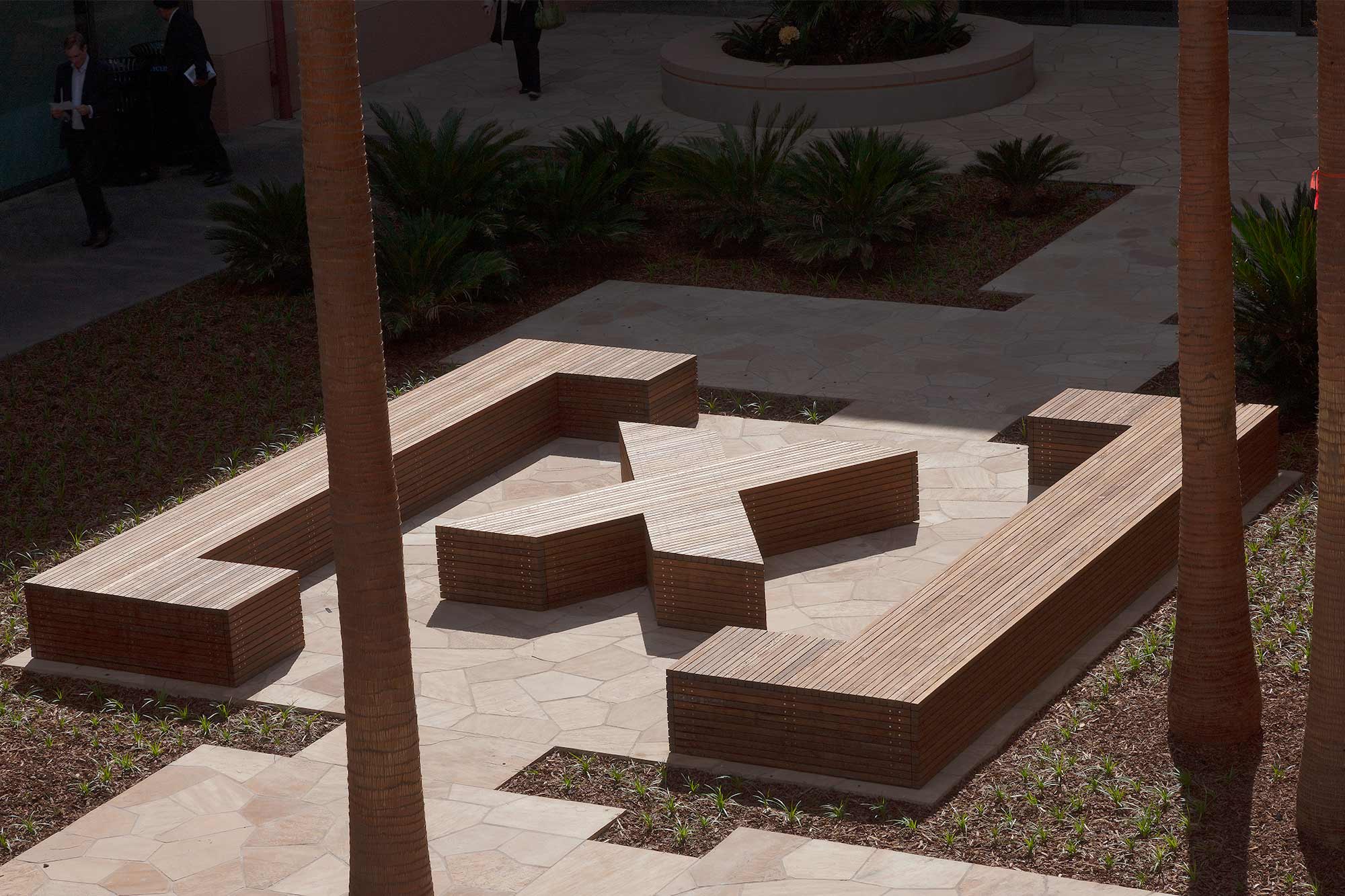 INSTALLATION (MOMENTS TO THE FUTURE AT STANFORD UNIVERSITY)